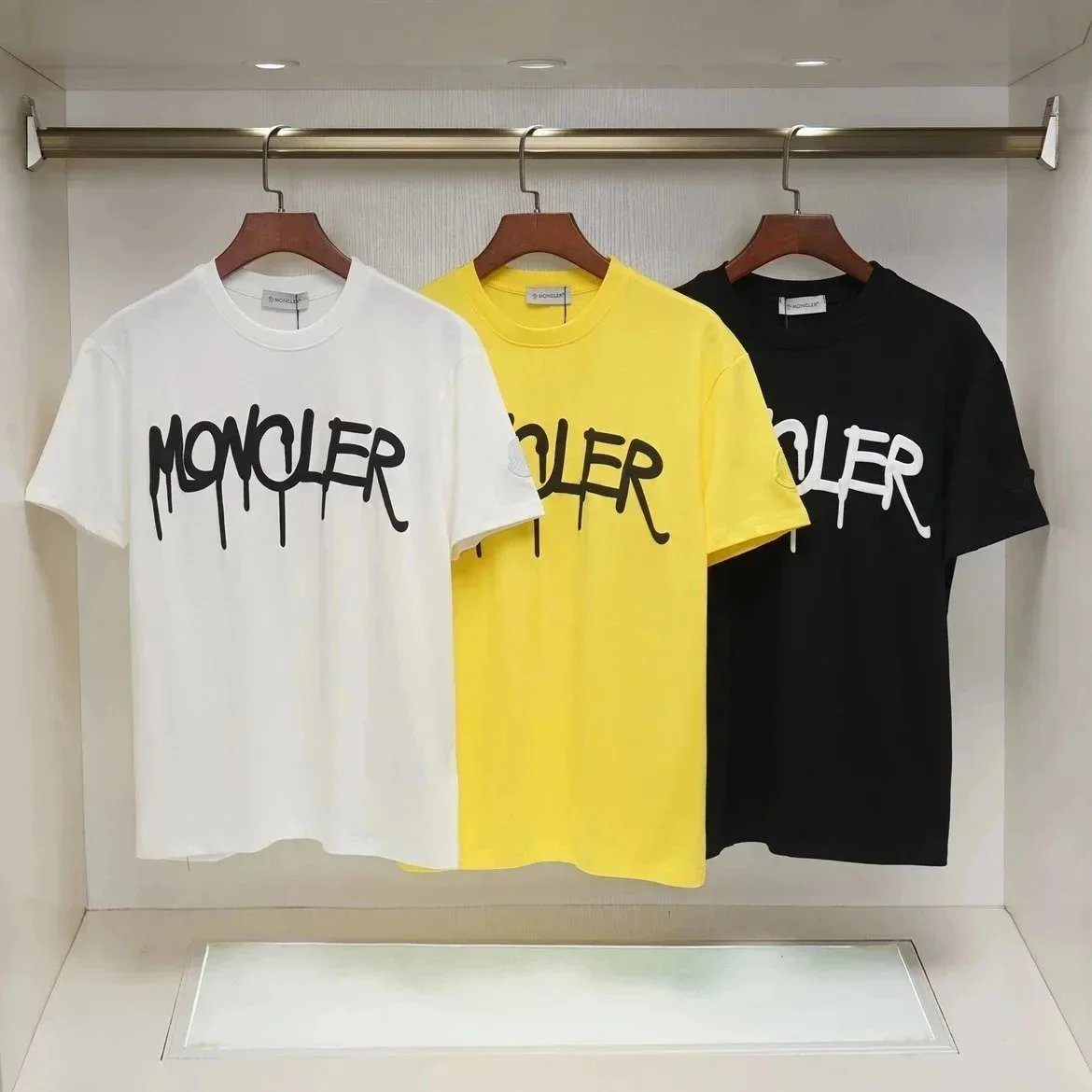Moncler T-shirt